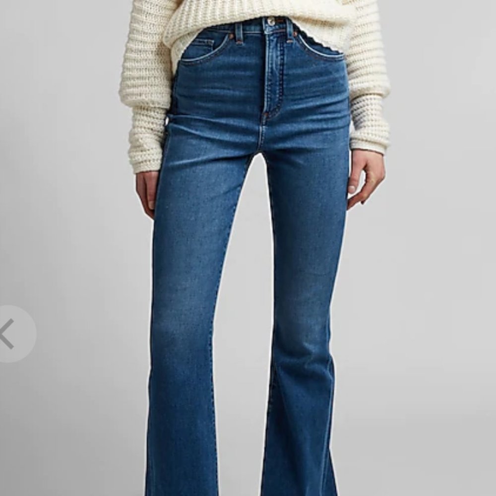 Express Super High Waisted Dark Wash Flare Jeans NWT 4Short